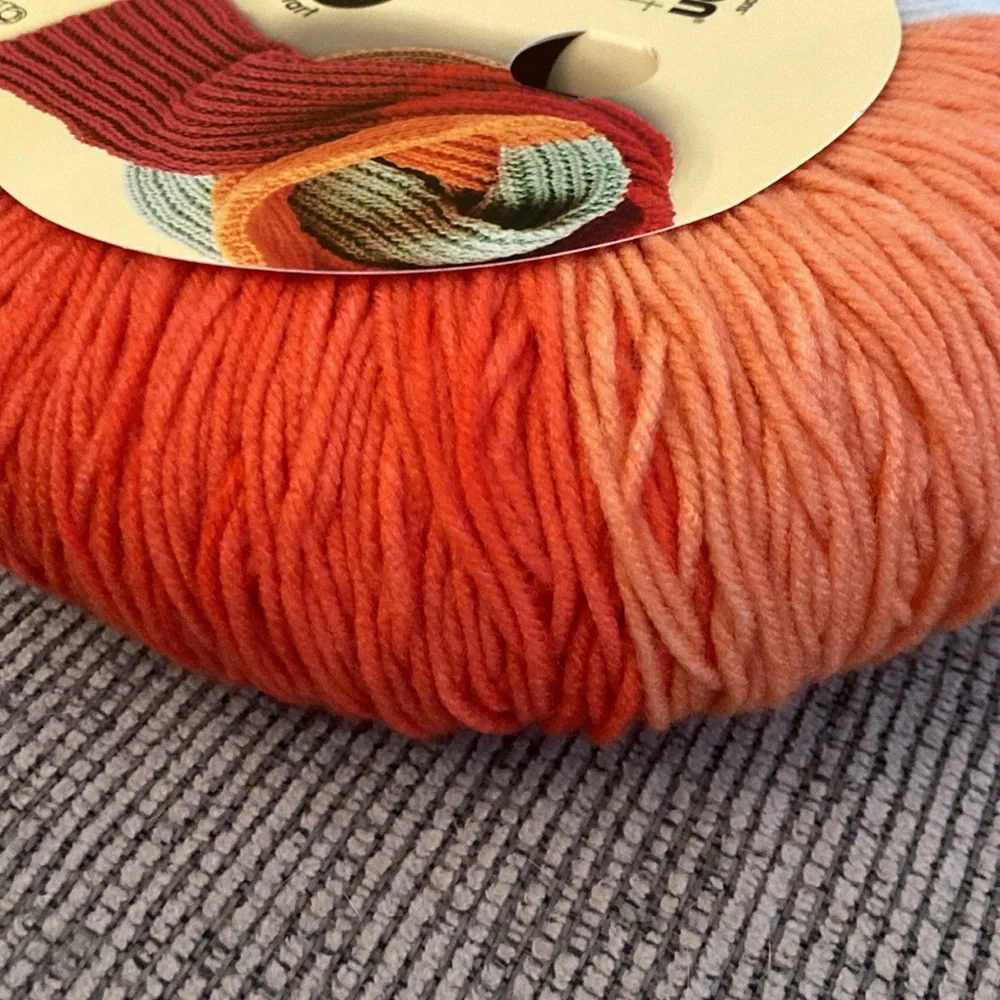Yarnspirations Caron Big Donut yarn NEW Spiced ginger O’Go tangle free